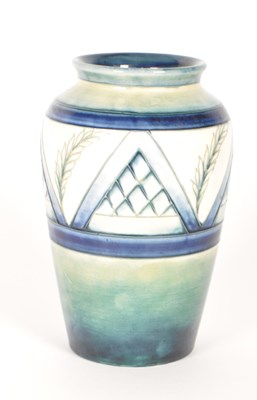 Lot 30 - MOORCROFT - MID CENTURY VINTAGE WAVING CORN CERAMIC VASE