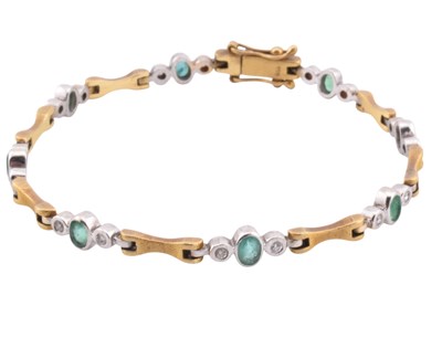 Lot 57 - GOLD EMERALD & DIAMOND FANCY LINK BRACELET