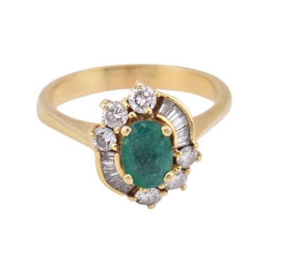 Lot 76 - 18CT GOLD EMERALD & DIAMOND CLUSTER RING