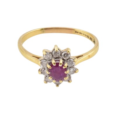 Lot 67 - 18CT GOLD RUBY & DIAMOND CLUSTER RING