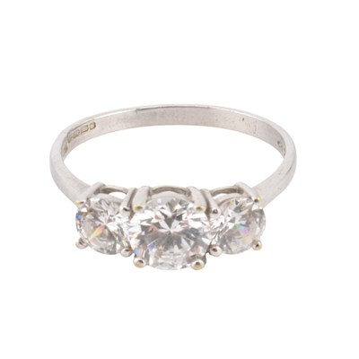 Lot 321 - HALLMARKED 14CT GOLD & CZ THREE STONE RING