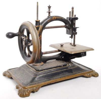 Lot 366 - 19TH ' ORIGINAL EXPRESS ' MINIATURE SEWING MACHINE