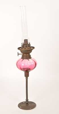 Lot 239 - EARLY 20TH CENTUIRY CRANBERRY MOUNTABLE OIL LAMP