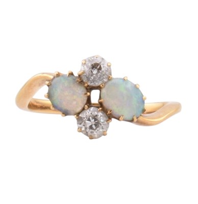 Lot 38 - EDWARDIAN HALLMARKED 18CT GOLD OPAL & DIAMOND CROSSOVER RING