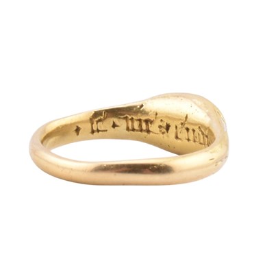 Lot 64 - ANTIQUE GARNET &ENAMEL RING WITH INSCRIPTION