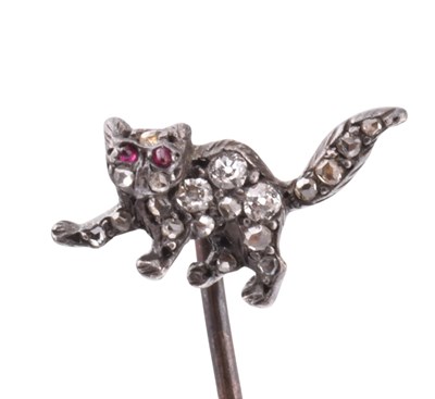 Lot 54 - 19TH CENTURY NOVELTY DIAMOND CAT STICK PIN