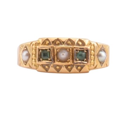 Lot 170 - 19TH CENTURY 18CT GOLD EMERALD & PEARL RING