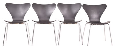 Lot 17 - ARNE JACOBSEN FOR FRITZ HANSEN - SET OF FOUR SERIES 7 CHAIRS