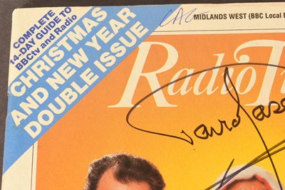 Lot 71 - ONLY FOOLS & HORSES - DAVID JASON SIGNED VINTAGE 1985 RADIO TIMES