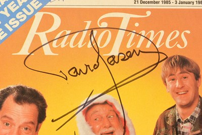 Lot 71 - ONLY FOOLS & HORSES - DAVID JASON SIGNED VINTAGE 1985 RADIO TIMES