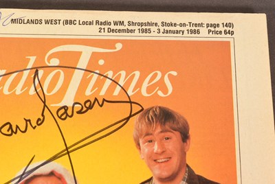 Lot 71 - ONLY FOOLS & HORSES - DAVID JASON SIGNED VINTAGE 1985 RADIO TIMES