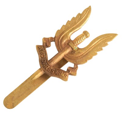Lot 363 - SPECIAL AIR SERVICEAS GAUNT OF LONDON CAP BADGE