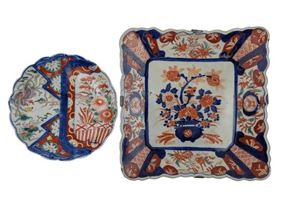 Lot 182 - TWO 19TH CENTURY JAPANESE MEIJI PERIOD IRMAI CHARGERS日本·明治伊万里盘两件