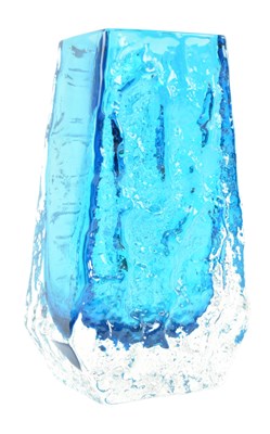 Lot 226 - GEOFFREY BAXTER FOR WHITEFRIARS - GLASS COFFIN VASE IN KINGFISHER BLUE