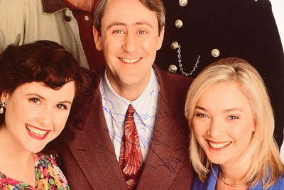 Lot 32 - GOODNIGHT SWEETHEART - ORIGINAL FULL CAST SIGNED CASTCARD