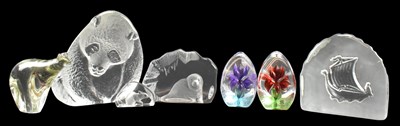Lot 283 - COLLECTION OF SEVEN SCANDI GLASS WARE INCL. ANIMAL PAPERWEIGHTS