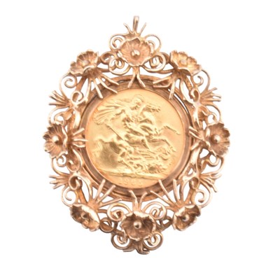 Lot 93 - A 1965 FULL SOVEREIGN PENDANT
