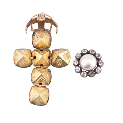 Lot 384 - MASONIC ORB CROSS PENDANT & FRENCH CLASP