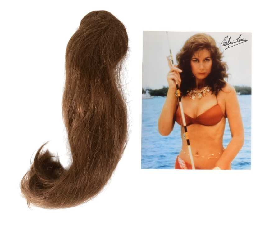 Lot 179 - VALERIE LEON'S COLLECTION - ORIGINAL HAIRPIECE (UNKNOWN PRODUCTION)