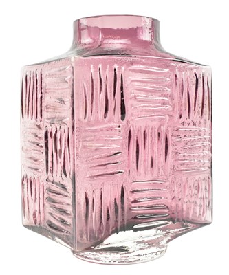 Lot 233 - GEOFFREY BAXTER FOR WHITEFRIARS - 'STITCHED CUBE' GLASS VASE IN AUBERGINE COLOURWAY