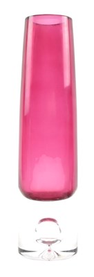 Lot 254 - MANNER OF HADELAND - VINTAGE 1970S SWEDISH STUDIO ART GLASS VASE IN PINK