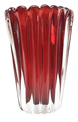 Lot 272 - VINTAGE MID CENTURY ITALIAN RUBY RED LOBED GLASS CENTREPIECE VASE