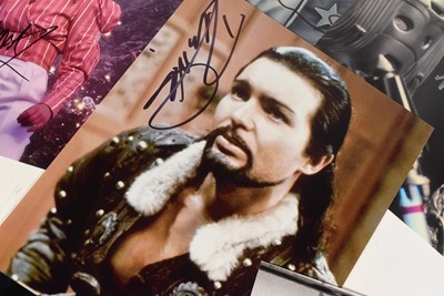 Lot 147 - DOCTOR WHO - COLLECTION OF AUTOGRAPHS