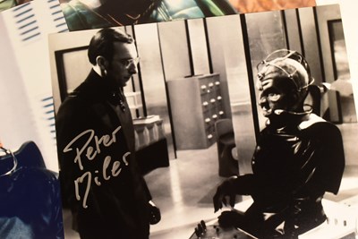 Lot 184 - DOCTOR WHO - COLLECTION OF AUTOGRAPHS