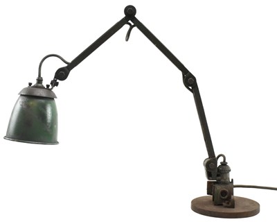 Lot 371 - MID CENTURY INDUSTRIAL WORKMAN'S DESK LAMP