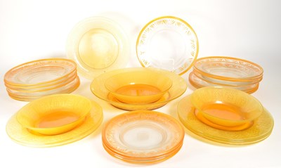 Lot 167 - COLLECTION 1970S GLASS DINNER PLATES