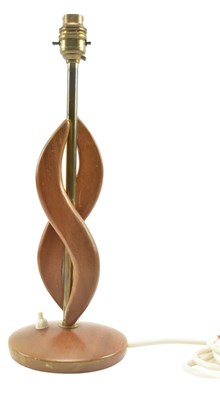 Lot 491 - VINTAGE MID CENTURY 1960S TEAK BEDSIDE / DESK LAMP