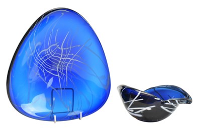Lot 246 - WHITEFRIARS - 9578 FOOTED DISH IN MIDNIGHT BLUE & AN UNCATALOGUED 9558 CENTREPIECE