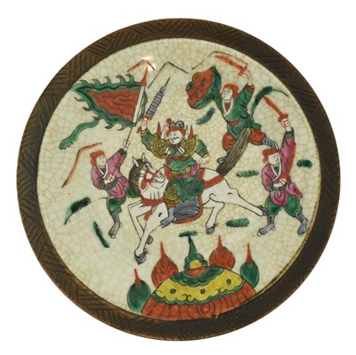 Lot 187 - A 19TH CENTURY CHINESE FAMILLE ROSE WARRIOR CHARGER 十九世纪五彩战将人物盘