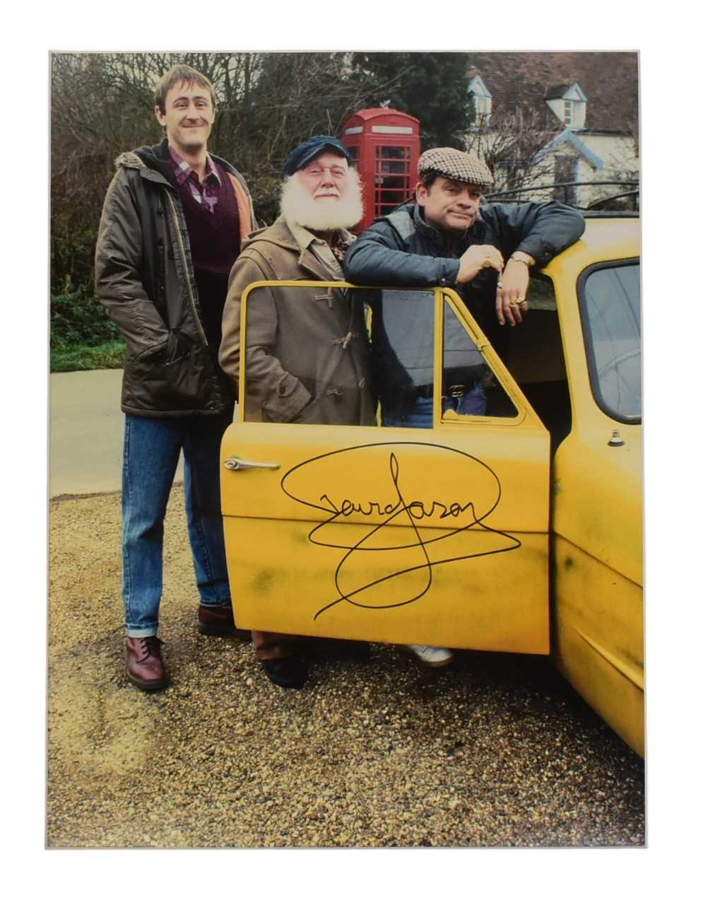 Lot 85 - ONLY FOOLS & HORSES - SIR DAVID JASON - SIGNED 16X12" PHOTOGRAPH
