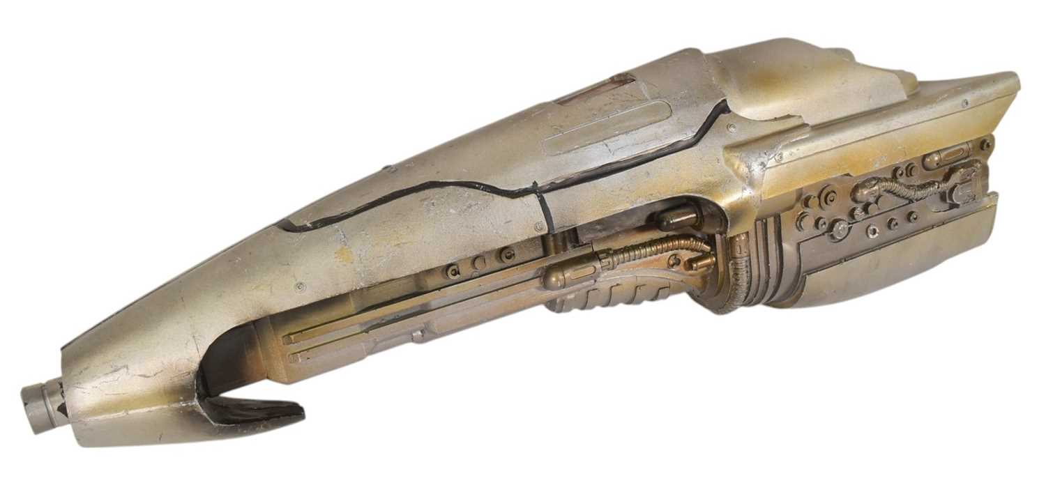 Lot 260 - DOCTOR WHO - HELL BENT - ORIGINAL PROP WEAPON 'THE GHOST MONUMENT'