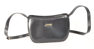 Lot 312 - OROTON, AUSTRALIA - LATE 20TH CENTURY LEATHER BLACK SHOULDER BAG