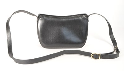 Lot 312 - OROTON, AUSTRALIA - LATE 20TH CENTURY LEATHER BLACK SHOULDER BAG