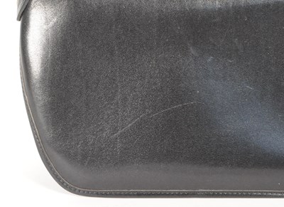 Lot 312 - OROTON, AUSTRALIA - LATE 20TH CENTURY LEATHER BLACK SHOULDER BAG