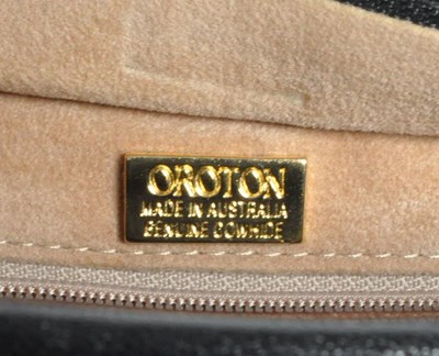 Lot 312 - OROTON, AUSTRALIA - LATE 20TH CENTURY LEATHER BLACK SHOULDER BAG
