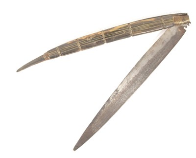 Lot 319 - LARGE 19TH CENTURY SPANISH NAVAJA FOLDING KNIFE WITH HORN HANDLE