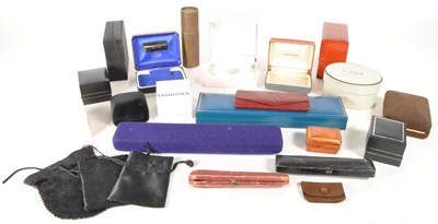 Lot 325 - COLLECTION OF LATE 20TH CENTURY VINTAGE JEWELLERY BOXES