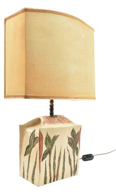 Lot 538 - VINTAGE ITALIAN MID CENTURY ROSETTA STUDIO POTTERY LAMP WITH SHADE