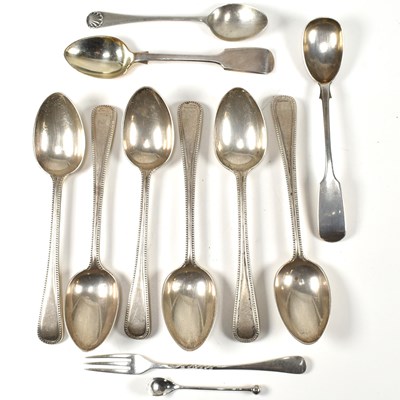 Lot 111 - HALLMARKED SET OF 6 SILVER TEASPOONS - T/W OTHER SILVER FLATWARES