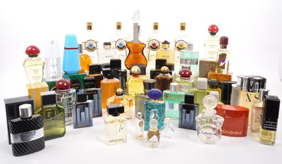 Lot 444 - PERFUME - LARGE COLLECTION OF ASSORTED FACTICE PERFUME