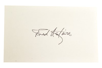 Lot 69 - HOLLYWOOD - FRED ASTAIRE (1899-1987) - AUTOGRAPH ON CARD