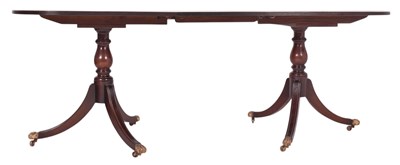 Lot 355 - THOMAS GLENISTER - REGENCY STYLE MAHOGANY DINING TABLE AND CHAIRS