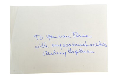 Lot 80 - HOLLYWOOD - AUDREY HEPBURN (1929-1993) - AUTOGRAPH ON PAPER