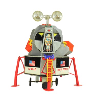 Lot 490 - TINPLATE TOYS - VINTAGE JAPANESE APOLLO LUNAR MODULE ROBOT