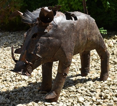 Lot 575 - VINTAGE CAST METAL DECORATIVE GARDEN WARTHOG SCULPTURE