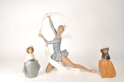 Lot 141 - LLADRO - NAO - THREE LATE 20TH CENTURY PORCELAIN GRES GIRL FIGURES